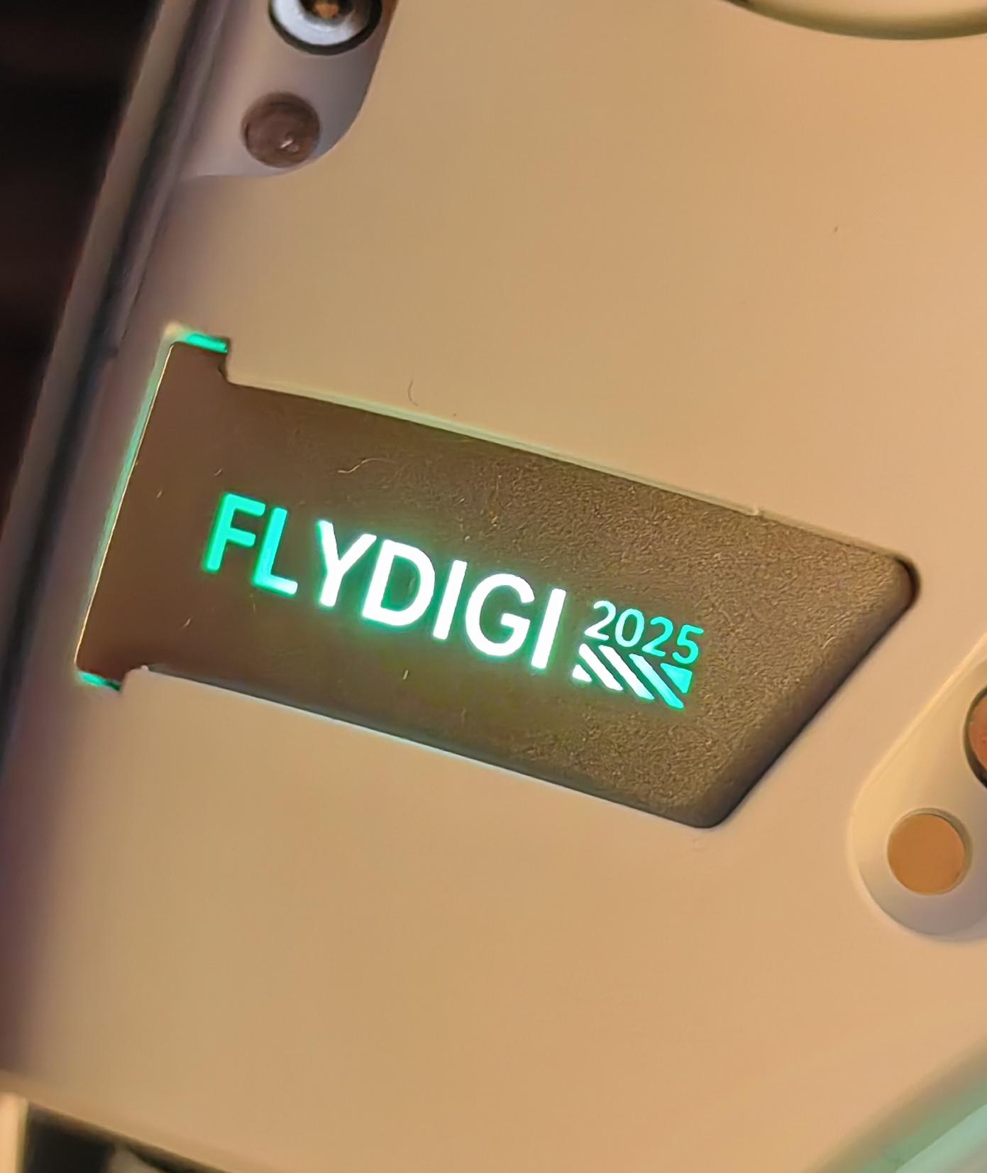 Впечатления от геймпада Flydigi APEX 5 и сопутствующих аксессуаров.