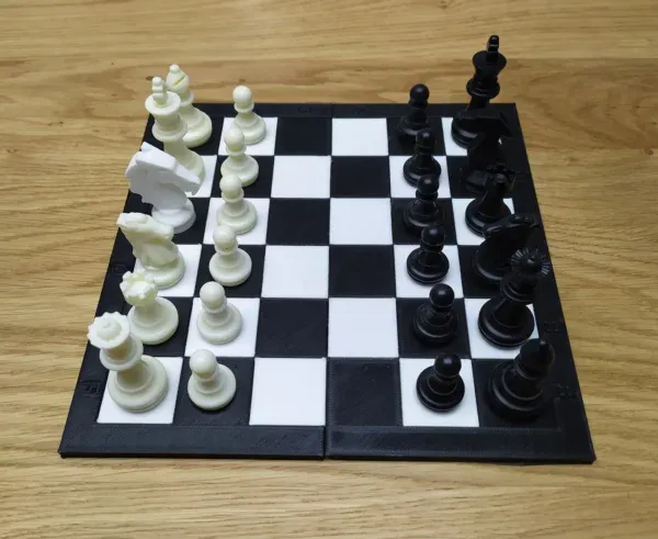 Critter Mate Chess - шахматы с фантастическими тварями.